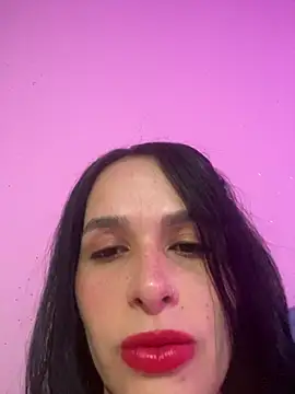 Snapshot of leila_moretti chatting on 04.14.26 leila moretti online show from 04.14.26