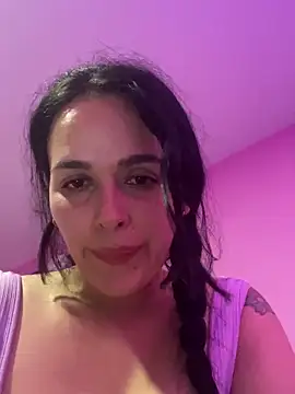 Snapshot of leila_moretti chatting on 04.15.26 leila moretti online show from 04.15.26