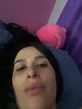 Snapshot of leila_moretti chatting on 04.17.26 leila moretti online show from 04.17.26