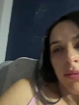 Snapshot of leila_moretti chatting on 04.20.26 leila moretti online show from 04.20.26