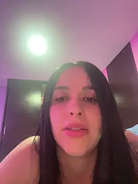 Snapshot of leila_moretti chatting on 04.29.26 leila moretti online show from 04.29.26