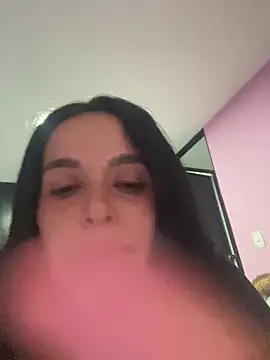 Snapshot of leila_moretti chatting on 05.05.26 leila moretti online show from 05.05.26