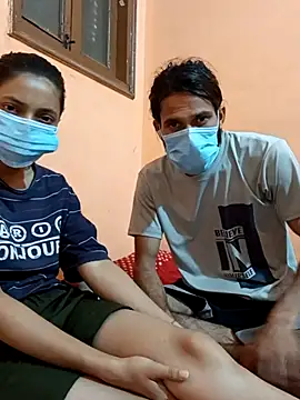 Snapshot of cutecouple058 chatting on 03.31.26 cutecouple058 online show from 03.31.26