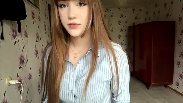 Snapshot of AnnaWasp chatting on 05.18.26 AnnaWasp online show from 05.18.26