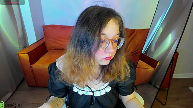 Snapshot of Aleks-caster chatting on 04.06.26 Aleks-caster online show from 04.06.26