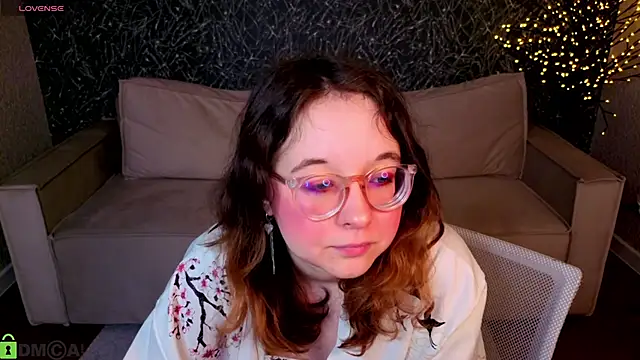 Snapshot of Aleks-caster chatting on 04.13.26 Aleks-caster online show from 04.13.26