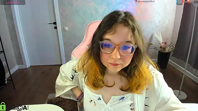 Snapshot of Aleks-caster chatting on 04.21.26 Aleks-caster online show from 04.21.26
