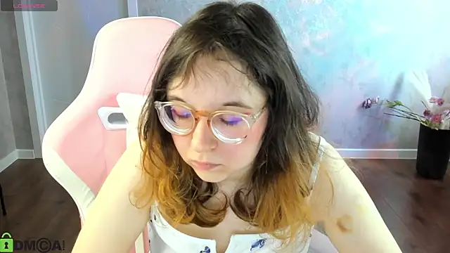 Snapshot of Aleks-caster chatting on 04.21.26 Aleks-caster online show from 04.21.26