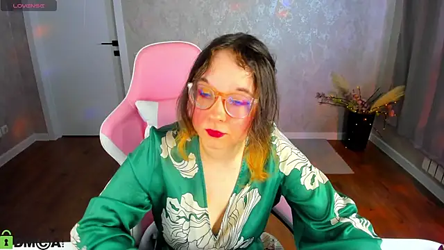 Snapshot of Aleks-caster chatting on 05.07.26 Aleks-caster online show from 05.07.26