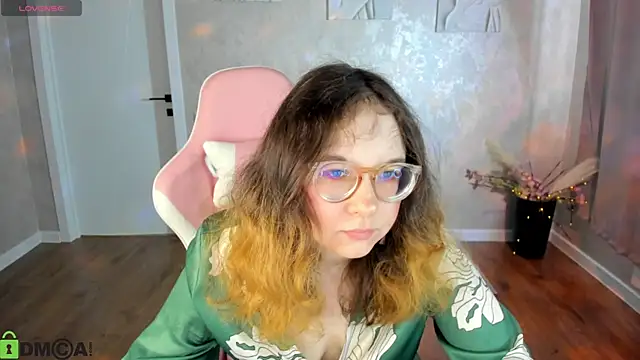 Snapshot of Aleks-caster chatting on 05.08.26 Aleks-caster online show from 05.08.26