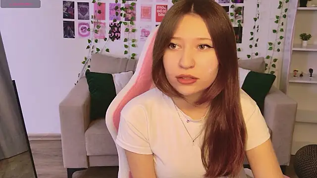 EvaMorries online show from 03.18.26