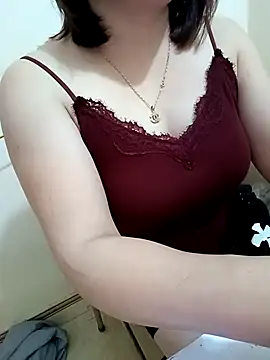 SingleeMomm online show from 03.13.26