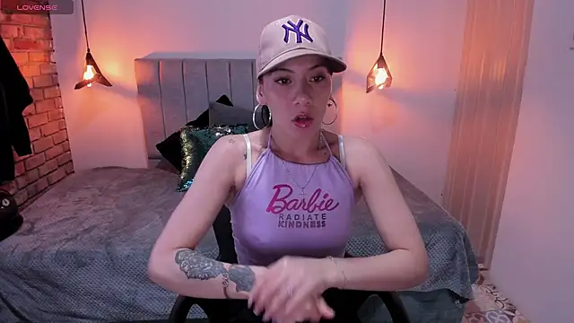 Abril Fox   online show from 04.22.26