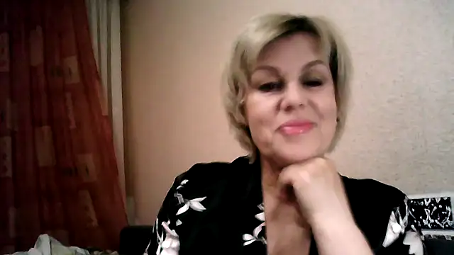 Snapshot of TatkaYang chatting on 06.26.26 TatkaYang online show from 06.26.26