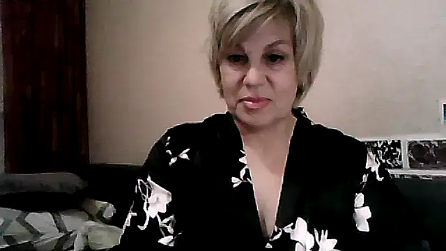 Snapshot of TatkaYang chatting on 06.30.26 TatkaYang online show from 06.30.26