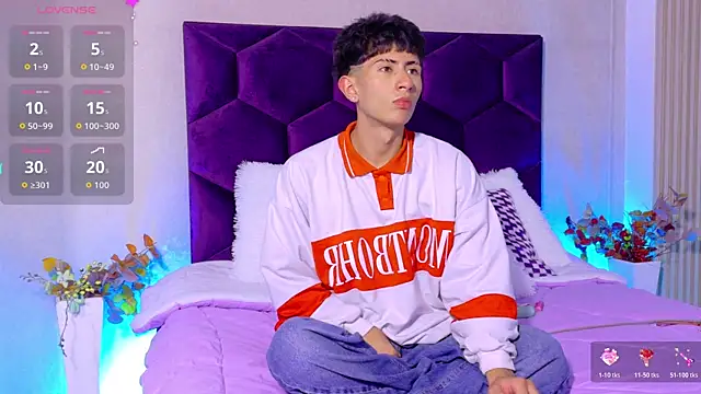 Snapshot of AndyJustgame_ chatting on 05.18.26 AndyJustgame online show from 05.18.26