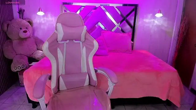 silvana monrroe online show from 04.16.26