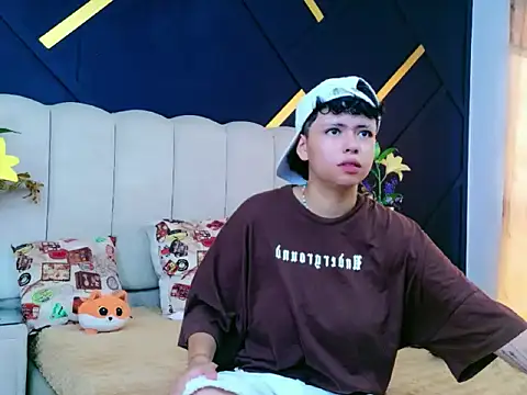 NikiEvanz online show from 04.21.26