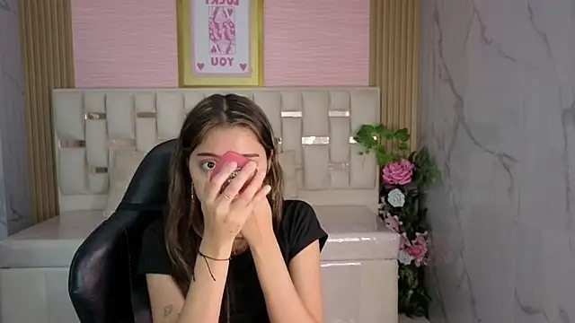 Snapshot of veronicaa_s chatting on 05.21.26 veronicaa s online show from 05.21.26