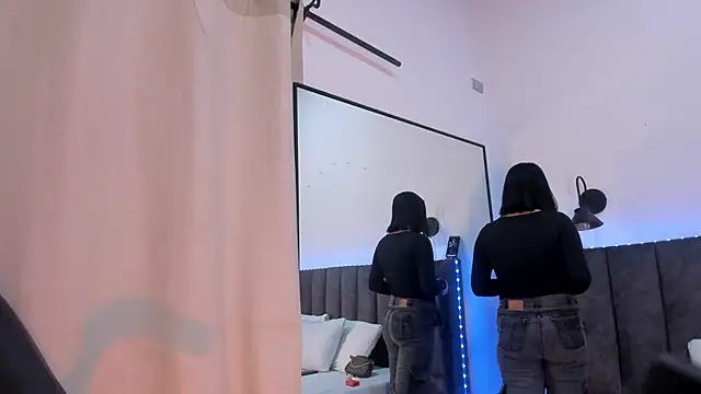 selena  smith1 online show from 03.30.26