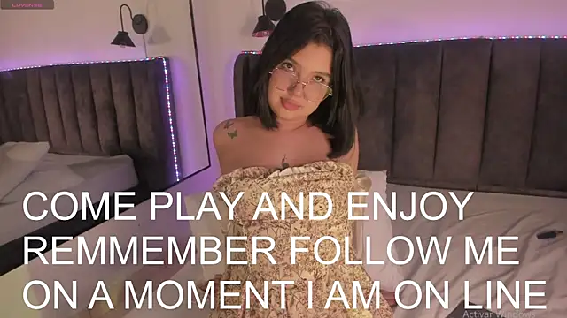 selena  smith1 online show from 04.26.26