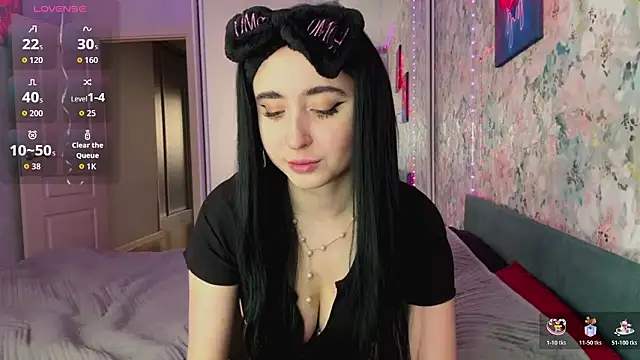 Snapshot of LizzyMooore chatting on 03.18.26 LizzyMooore online show from 03.18.26