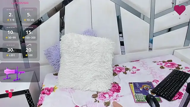 Emily Collins 1 online show from 04.07.26