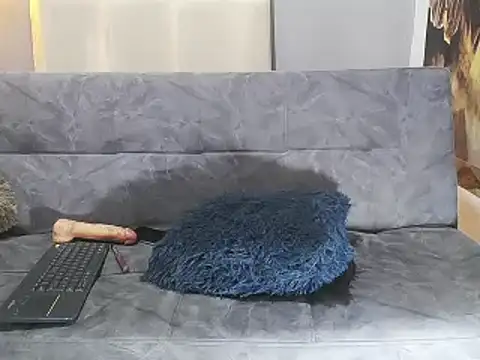 Snapshot of issi_belle__ chatting on 03.27.26 issi belle online show from 03.27.26