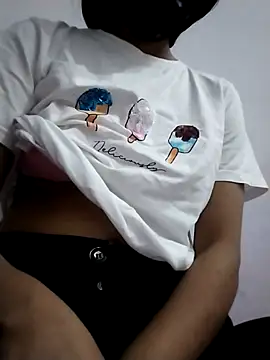 Snapshot of Tasty_Cherry chatting on 04.16.26 Tasty Cherry online show from 04.16.26