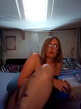 roxy 74 online show from 04.17.26