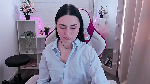 NoraLumi online show from 04.24.26