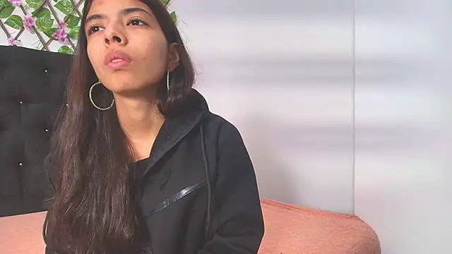 Sweet Scarlett  online show from 04.15.26