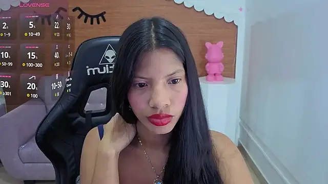 Snapshot of emily_smith_t chatting on 06.01.26 emily smith t online show from 06.01.26