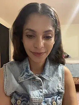 Snapshot of karlatiburcio chatting on 06.25.26 karlatiburcio online show from 06.25.26
