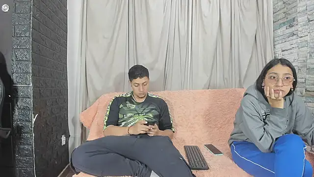 Snapshot of NoahAndBunny chatting on 05.04.26 NoahAndBunny online show from 05.04.26