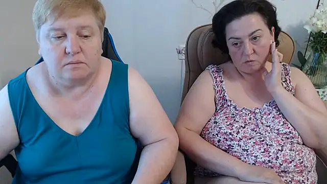 Snapshot of Lindy-Jeanie chatting on 07.13.26 Lindy-Jeanie online show from 07.13.26