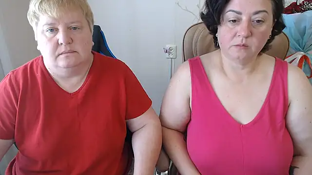 Snapshot of Lindy-Jeanie chatting on 07.23.26 Lindy-Jeanie online show from 07.23.26