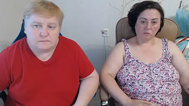 Snapshot of Lindy-Jeanie chatting on 07.27.26 Lindy-Jeanie online show from 07.27.26
