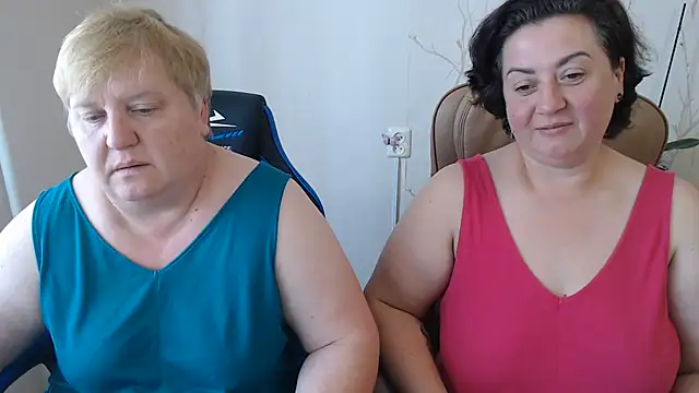 Snapshot of Lindy-Jeanie chatting on 08.02.26 Lindy-Jeanie online show from 08.02.26