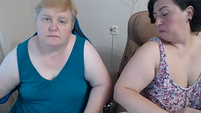 Snapshot of Lindy-Jeanie chatting on 08.04.26 Lindy-Jeanie online show from 08.04.26