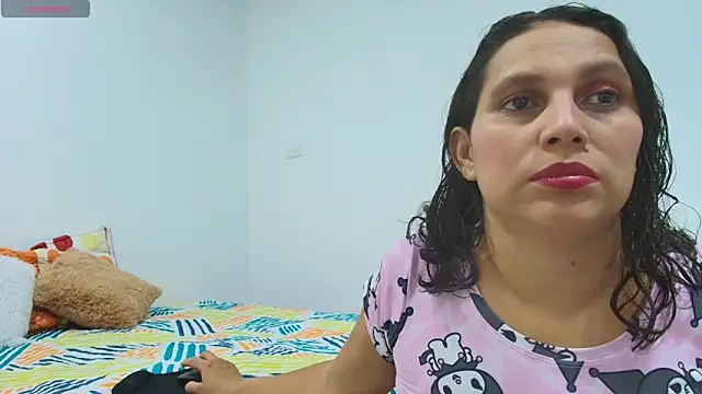 Snapshot of carlaantonellii chatting on 04.21.26 carlaantonellii online show from 04.21.26
