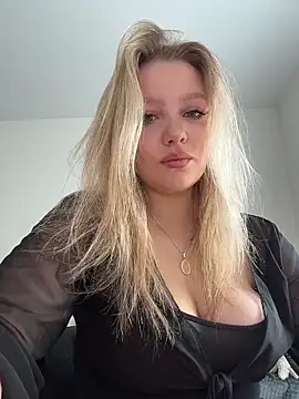 Snapshot of bettyloveu chatting on 05.19.26 bettyloveu online show from 05.19.26