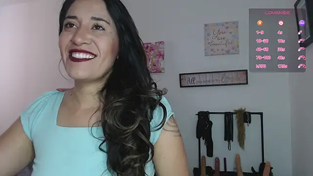 Snapshot of violeta_scott chatting on 06.12.26 violeta scott online show from 06.12.26