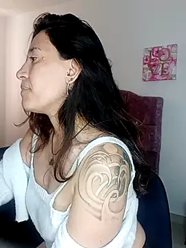 Snapshot of violeta_scott chatting on 06.26.26 violeta scott online show from 06.26.26