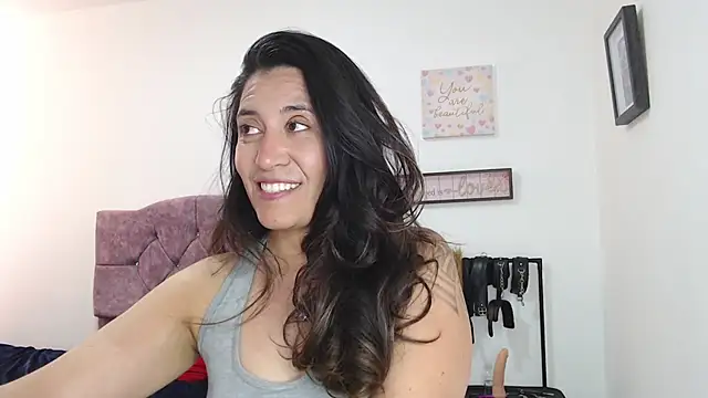 Snapshot of violeta_scott chatting on 07.28.26 violeta scott online show from 07.28.26