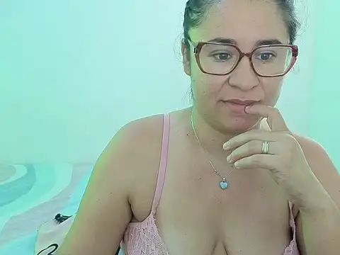 Snapshot of estrellajunior chatting on 07.07.26 estrellajunior online show from 07.07.26