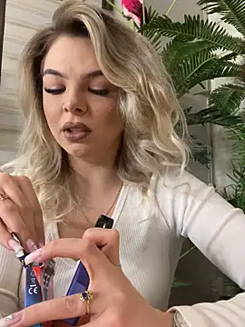 KimmBliss online show from 04.15.26