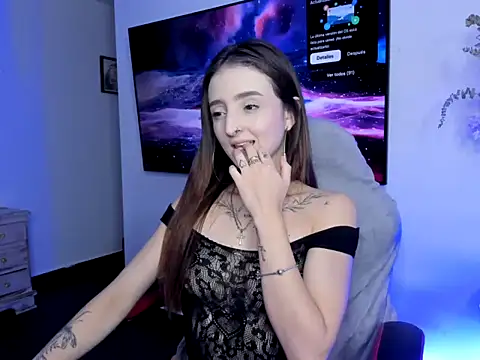 Snapshot of Lilyt_Cooper chatting on 04.29.26 Lilyt Cooper online show from 04.29.26