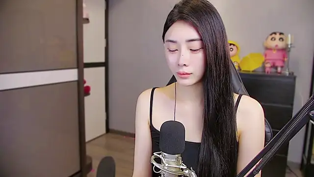 Snapshot of XiaoYuBao- chatting on 05.18.26 XiaoYuBao- online show from 05.18.26