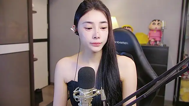 Snapshot of XiaoYuBao- chatting on 06.30.26 XiaoYuBao- online show from 06.30.26